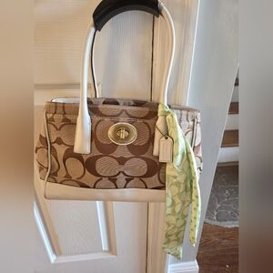 Coach 2007 Hampton Madeline Shoulder Bag (11557)